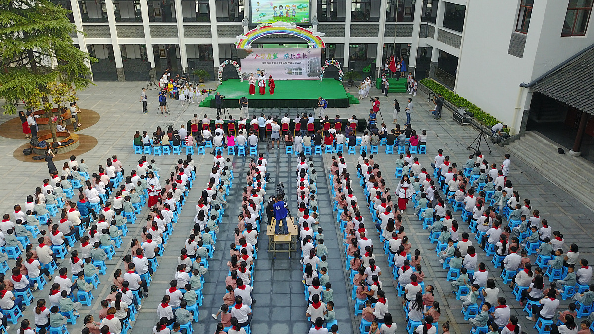 广安市康泉文武学校专业介绍：文科、理科、艺术、职业技能等