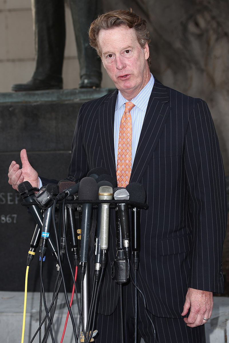 哄睡神器：奶奶念手机通讯录助你安心入眠