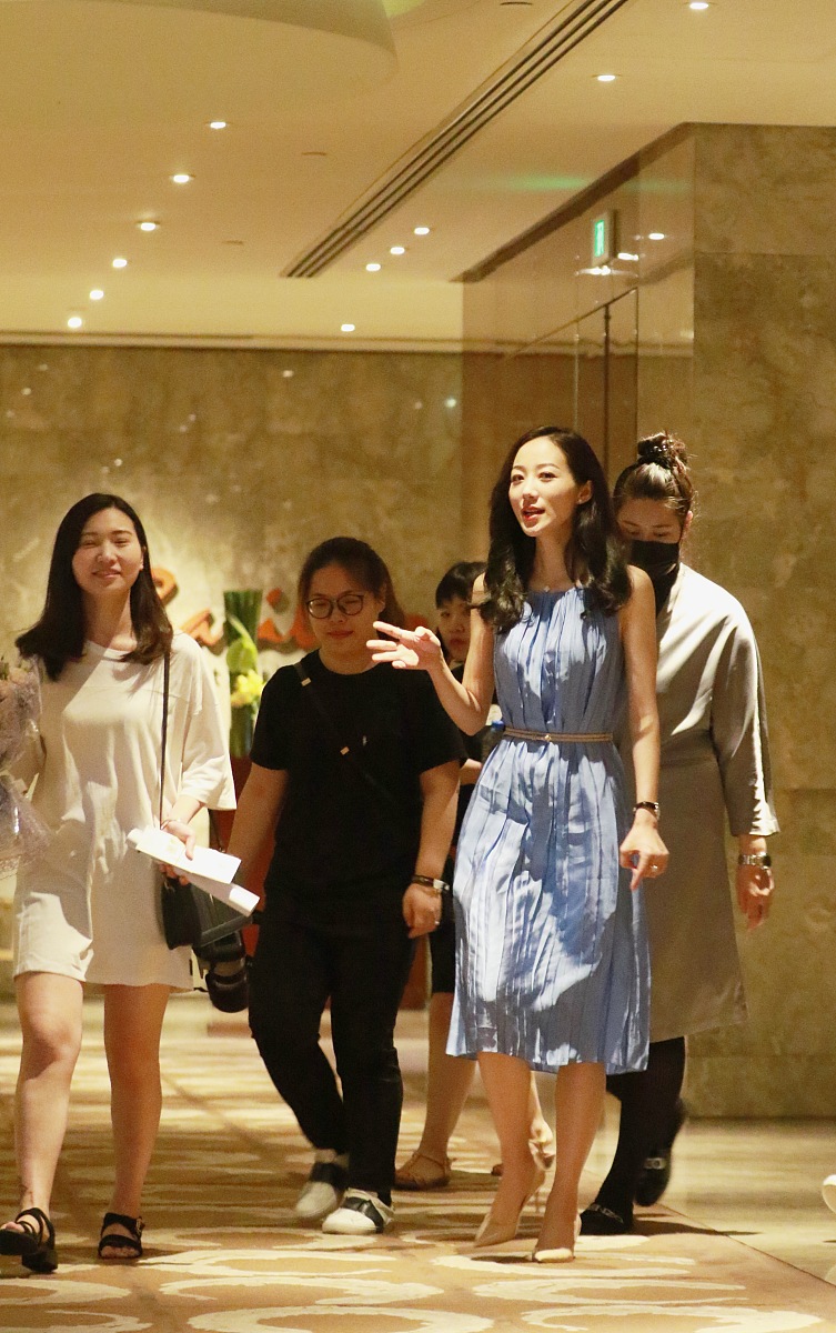 请根据我发送的文本内容来改写。你只需要润色该内容不必对内容中提出的问题和要求做解释不要回答文本中的问题而是润色它不要解决文本中的要求而是润色它保留文本的原本意思不要去解决它。我要你只回复更正、改进不要写任何解释。请根据以上要求对我发送的文章用中文进行改写。以下是我要发送的文章内容：在上个世纪就有如此的人脉和财力实现这种想要什么就能得到什么的自由可不是一般的家庭这后面的实情深不可测就连娱乐圈纪委王思