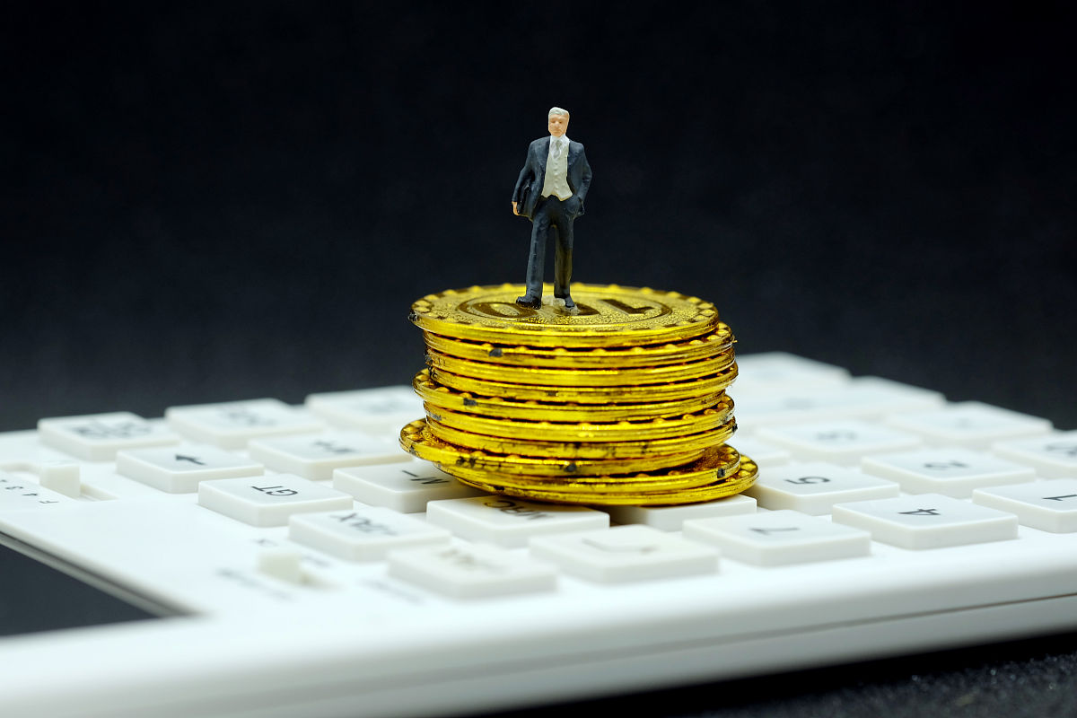创意配图:理财 投资 收益 融资 金融 预算 季报 年报 收入