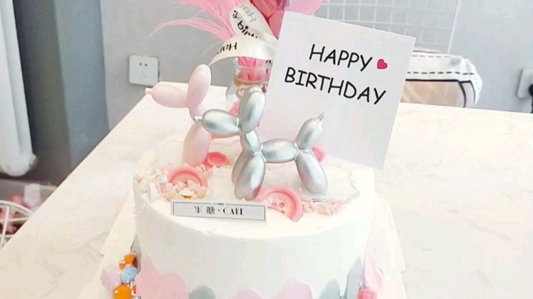 白色银色小狗生日蛋糕