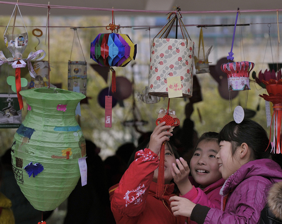 XX学校举行'绿书签行动'手抄报活动，培养环保意识