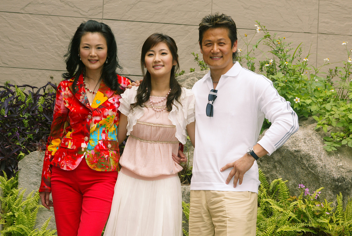 2005年4月21日,香港,《真命天女》正式在北投太平洋温泉会馆展开拍摄