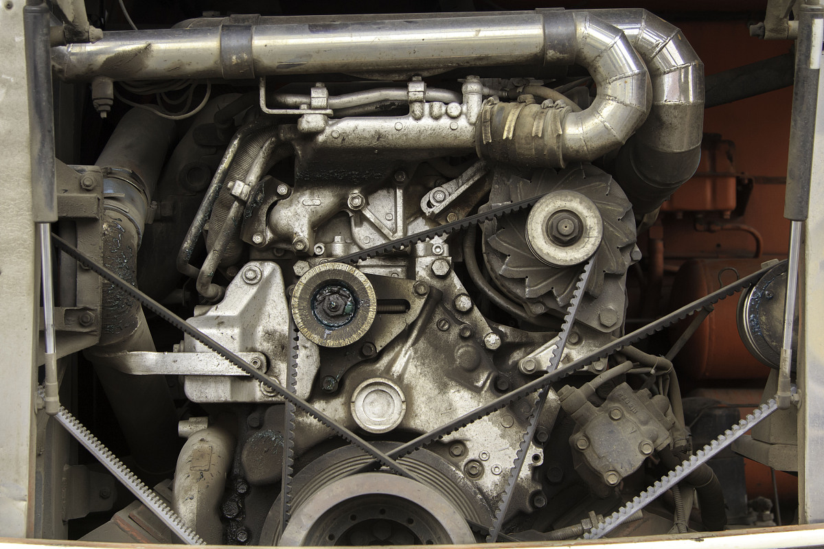 我的是斯太尔375柴油机一缸二缸六缸来油345缸不来油