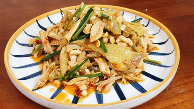 广东美食凉菜,肉嫩皮脆的手撕鸡做法,步骤简单易学,味道很好吃