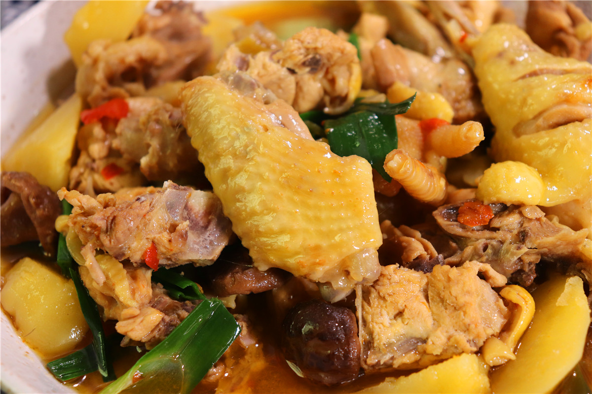 土豆炖鸡不好吃?原因是你只会傻傻焯水!加一点它,入味可口