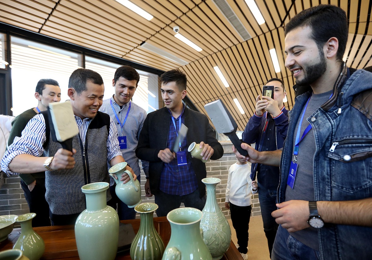 长沙工商职业中专学校2021年报名需要满足哪些条件