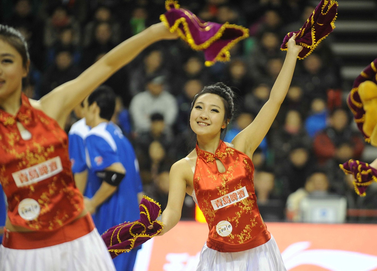 2013年1月1日,本溪,12/13cba第17轮,辽宁衡业vs上海玛吉斯.啦啦队大秀