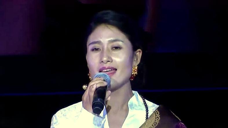 藏族美女歌手勒毛措《我们上的时候》听陶醉了