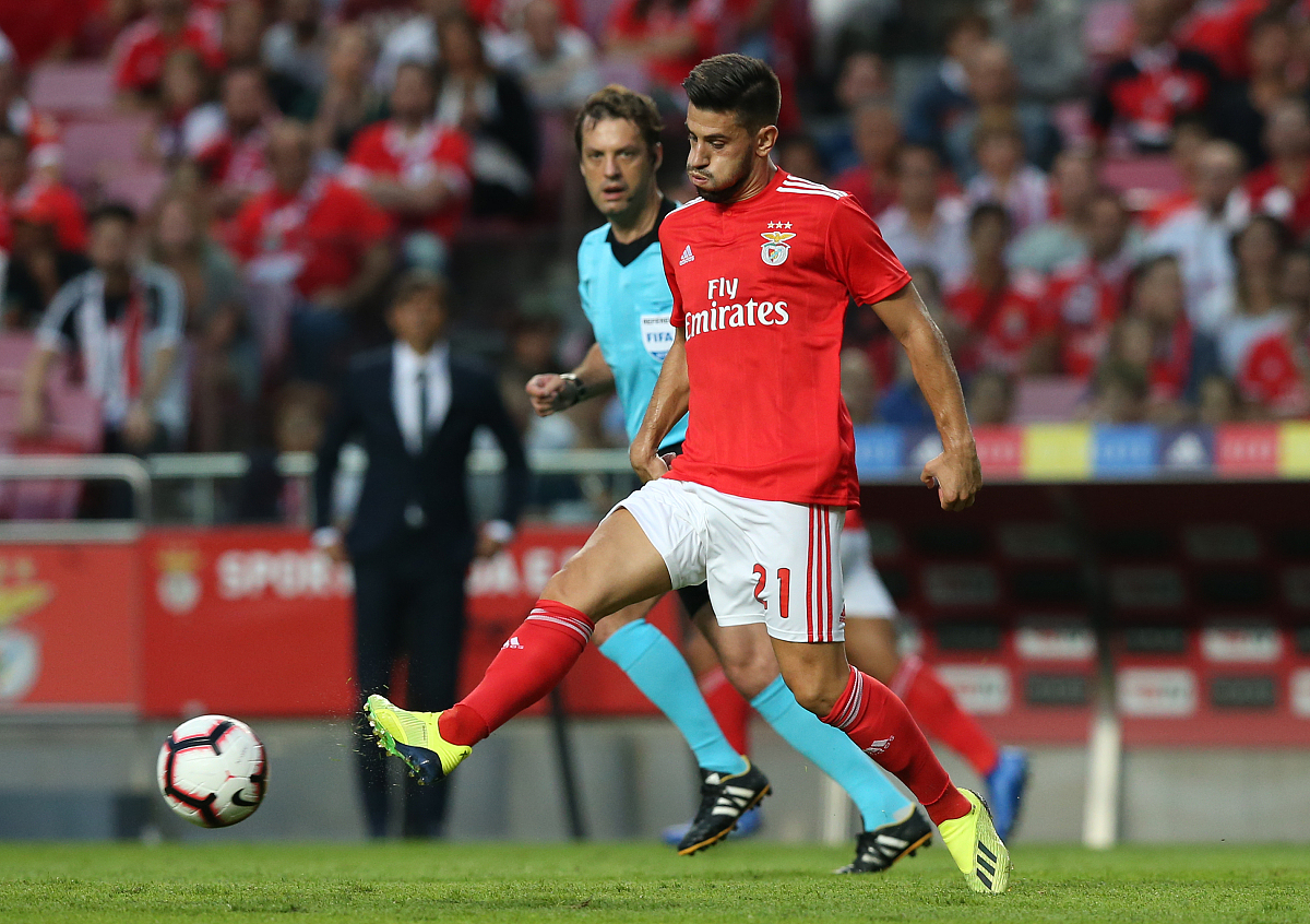 周二001	欧冠	04-120300	本菲卡 VS 国际米兰	0-1201310313425360160同奖	503119343531根据泊松公式模型计算总进球数