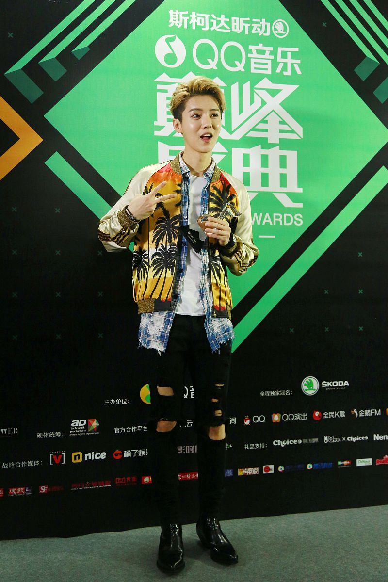 2016年03月23日,广东省深圳市,2016qq音乐巅峰盛典.***_***鹿晗