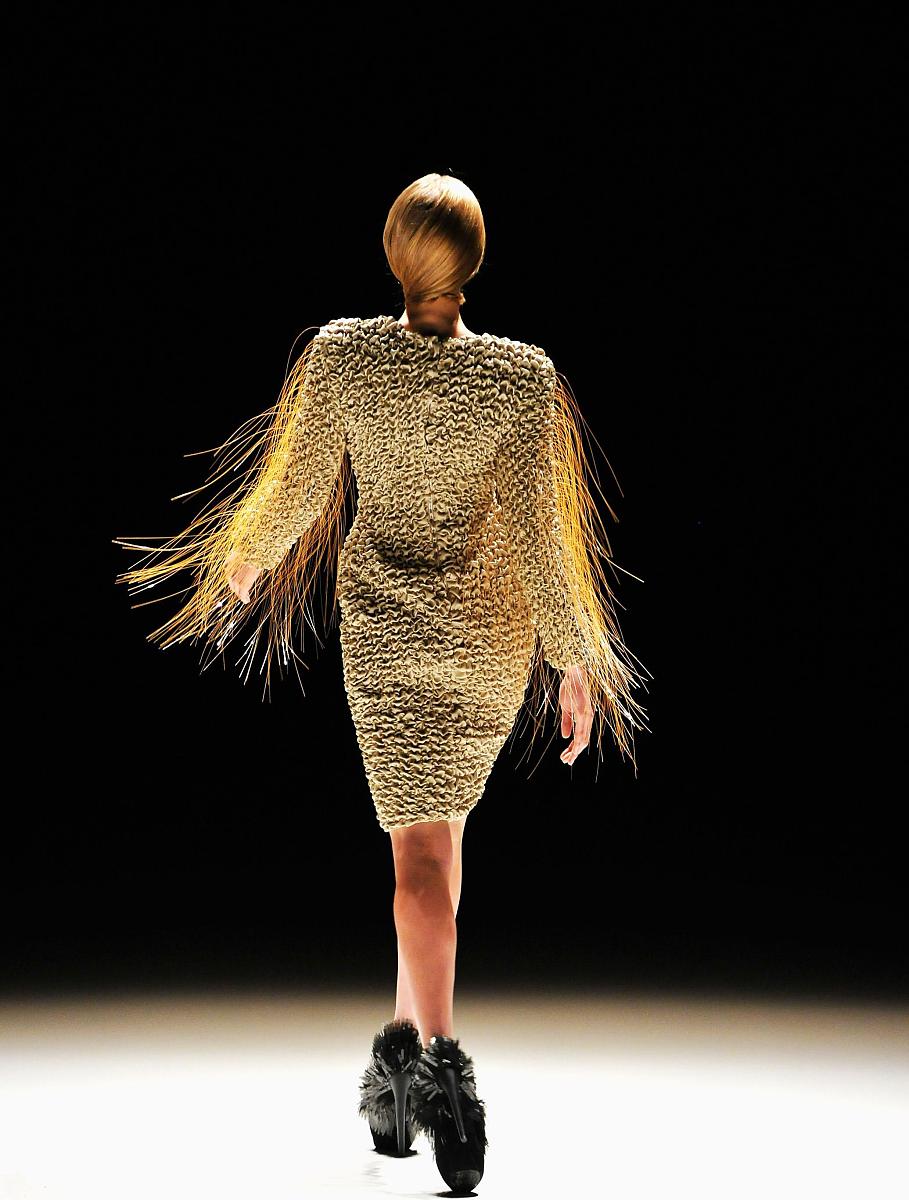 2011年7月9日,柏林,2012柏林时装周(春夏).iris van herpen 品牌秀场.