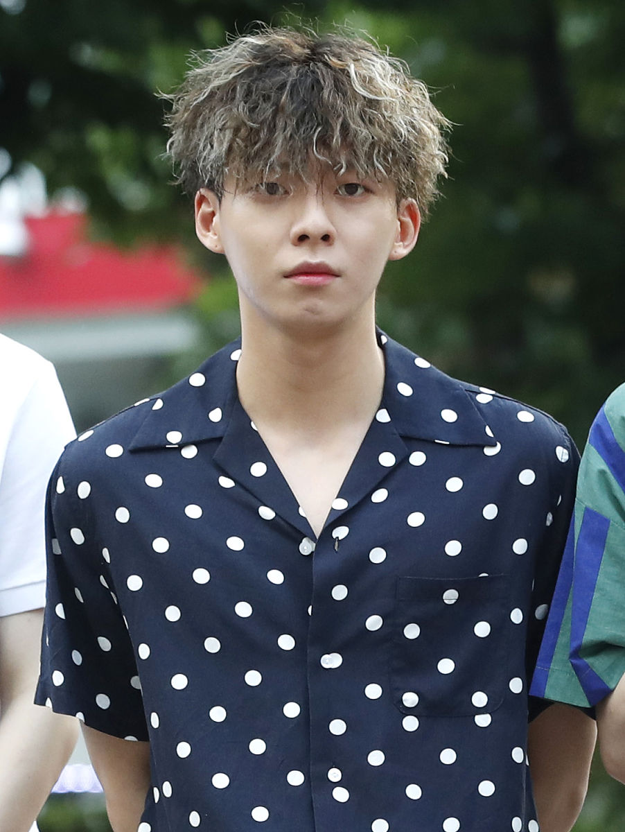 2019年8月2日,首尔,明星参加音乐节目《音乐银行》彩排.(=1)   =   2 