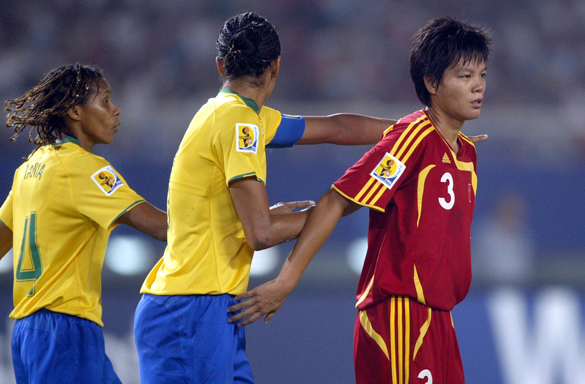 2007年9月15日,湖北武汉,2007女足世界杯d组小组赛,中国0-4不敌巴西.