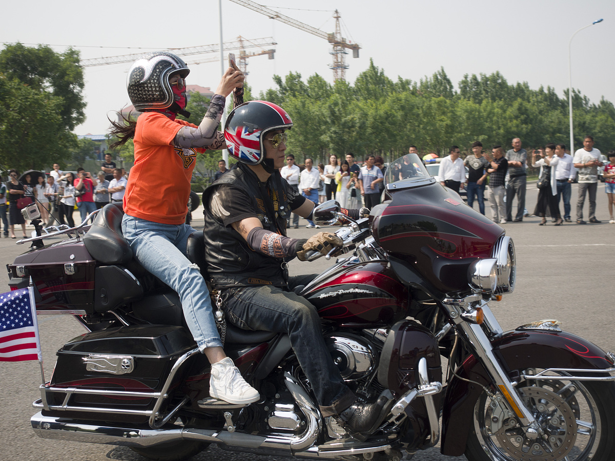 骑摩托车最小年龄：各国法律规定及要求 - 摩托车驾驶指南