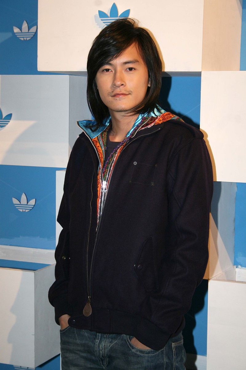 2006年12月16日,星期六,adidas 三叶草系列中国首家旗舰店在北京的时