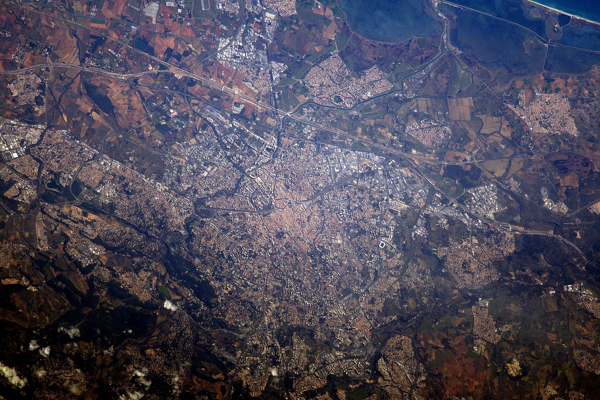 《我们奇妙的世界》课文解析：地球的形成、生命的进化和人类文明