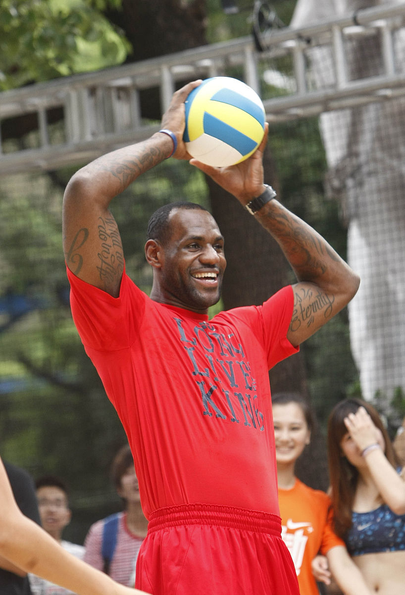2018年NBA常规赛勒布朗·詹姆斯数据分析：得分王、篮板怪兽、助攻大师