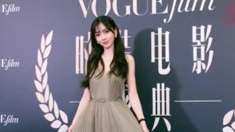杨幂与baby同台比美,唐嫣婚后首亮相一脸甜蜜,周冬雨俏皮又