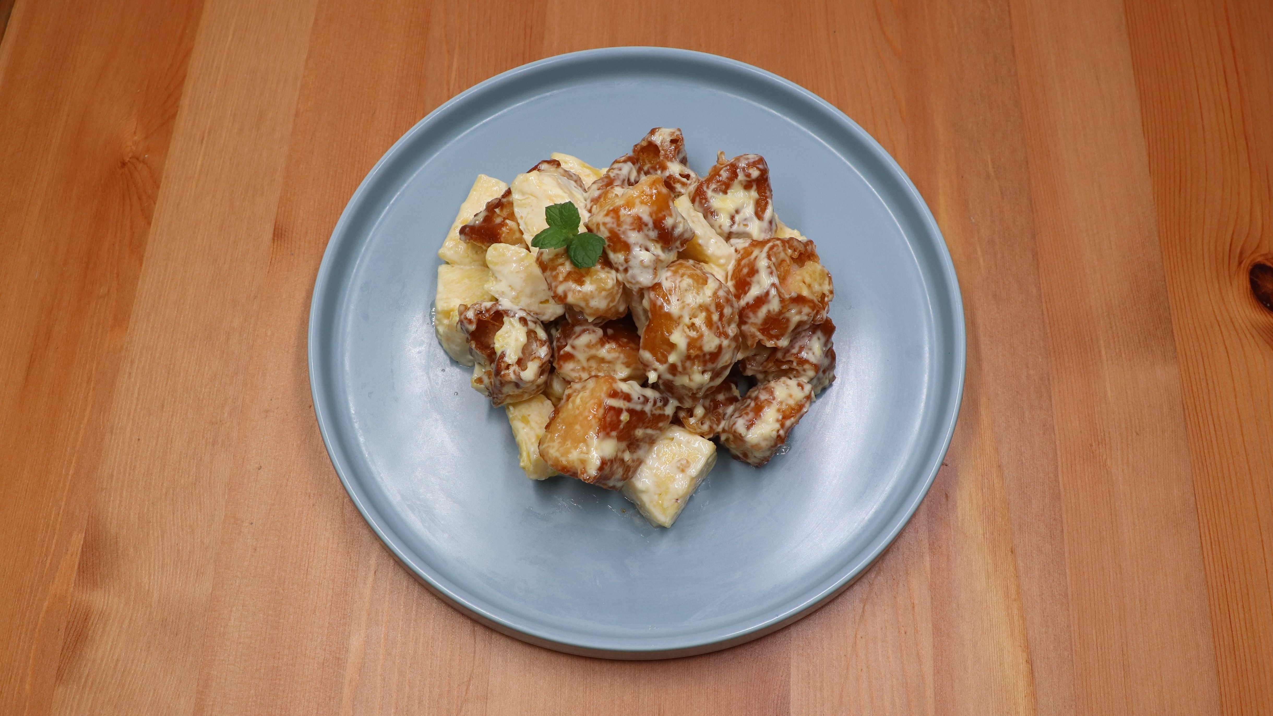 菠萝油条虾,以前在鹿港小镇吃过这道菜,还不错,今天在家里试试