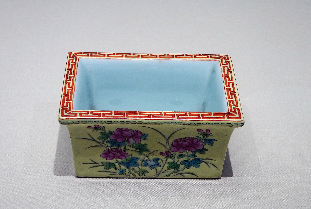 老婆离家出走头像改黄百合名字改梅花，代表什么？