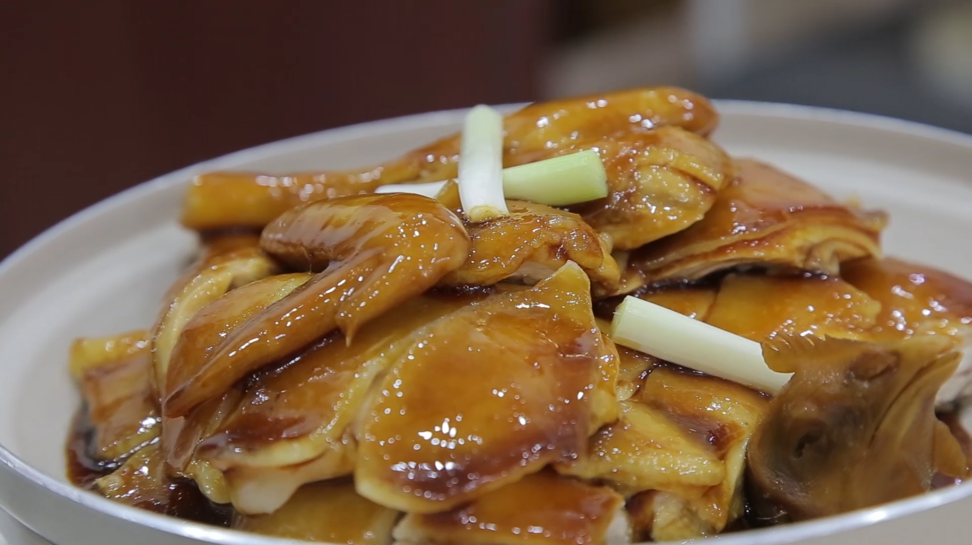 顺德大厨15岁入行做餐饮,创新版“四杯鸡”获至尊金奖