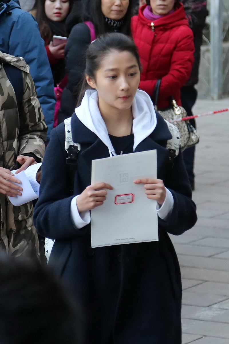关晓彤艺考初试诵诗被叫停：遭遇不公正待遇？