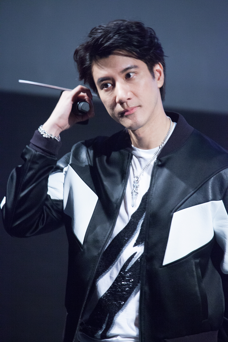 从'废物'到音乐巨星：蔡海军逆袭之路