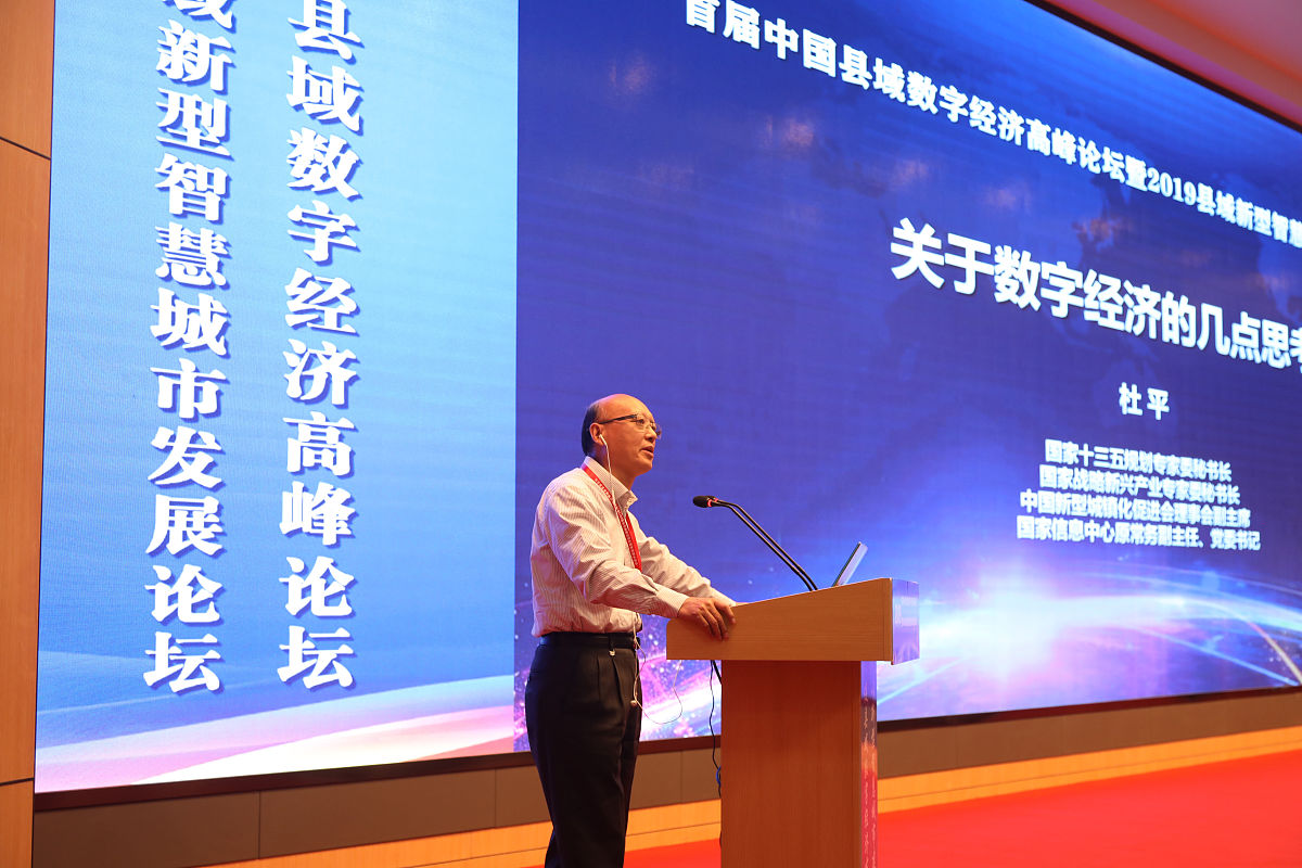 写一个二级学院计算机学院院长的年度述职