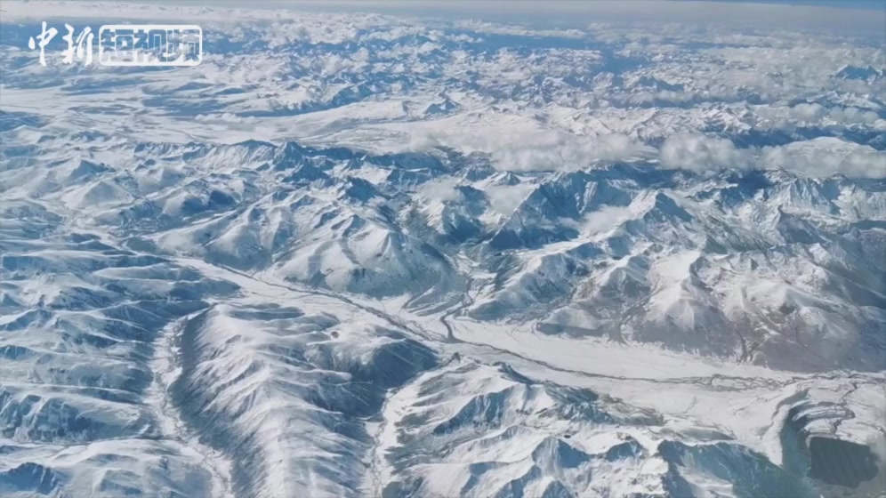 [图]震撼!万米高空俯瞰青藏高原再现雪域奇观