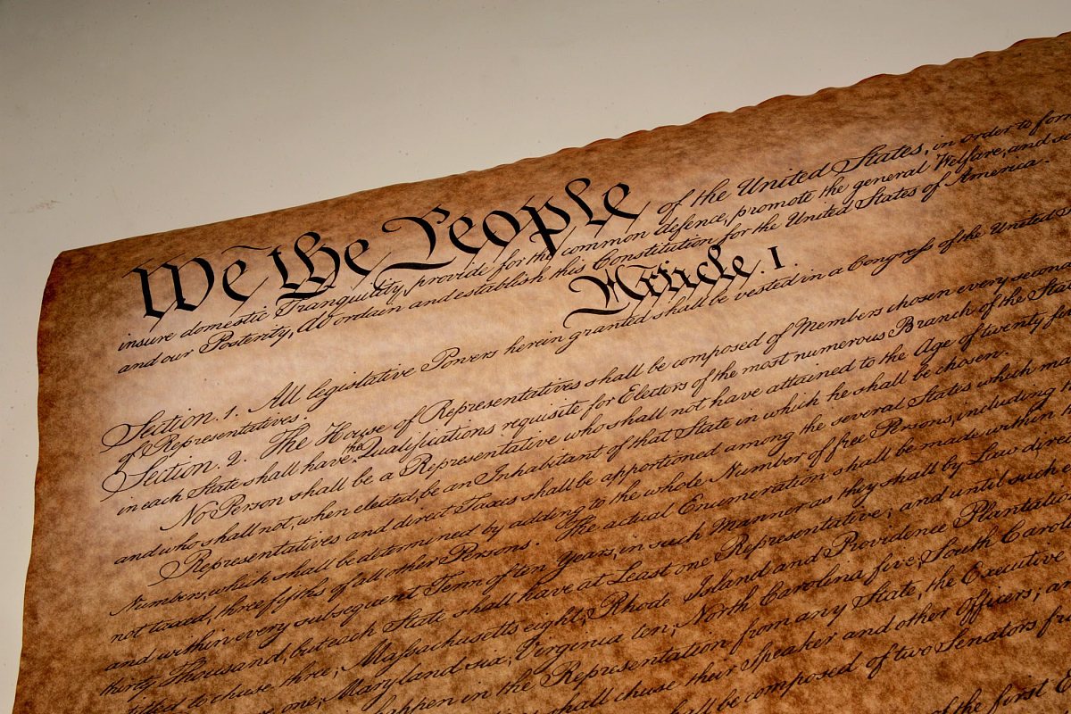 世界上第一部宪法：美国宪法解读