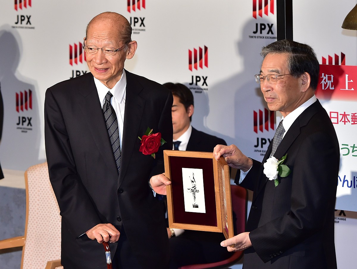 当地时间2015年11月4日,日本东京,日本邮政在东京证券交易所正式上市.