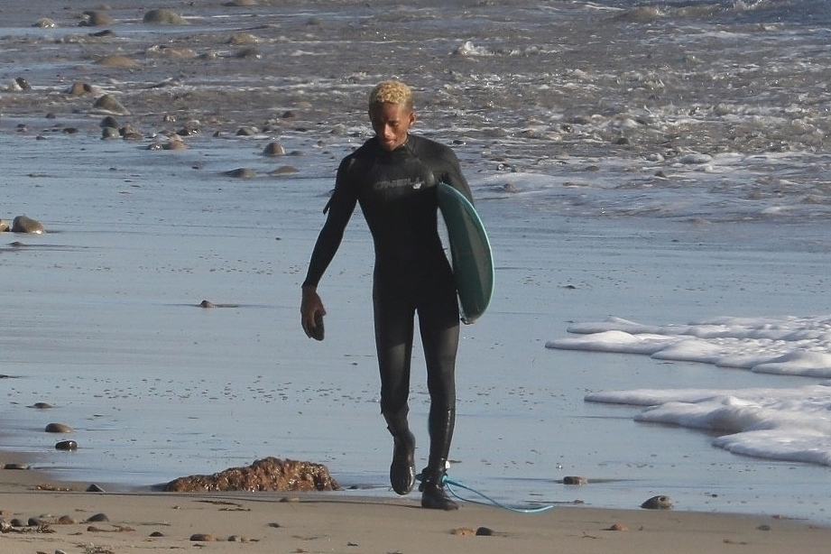 杰克·伦敦《海狼》中The Super Man和The Real Man 之间的碰撞和冲突不少于2000字