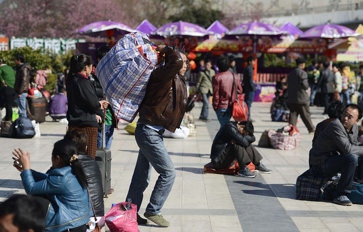 请参考以下内容重新生成一篇不少于800汉字的原创文章。主题是：《十大经典抒情歌曲》语言要幽默口语化。1、好日子2、开门红3、财神到4、越来越好5、欢乐中国年6、恭喜发财7、好运来8、常回家看看9、有钱没钱回家过年10、恭喜恭喜
