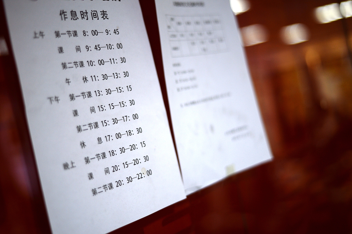 关于爱情的诗歌：浪漫的诗句，表达真挚的爱意