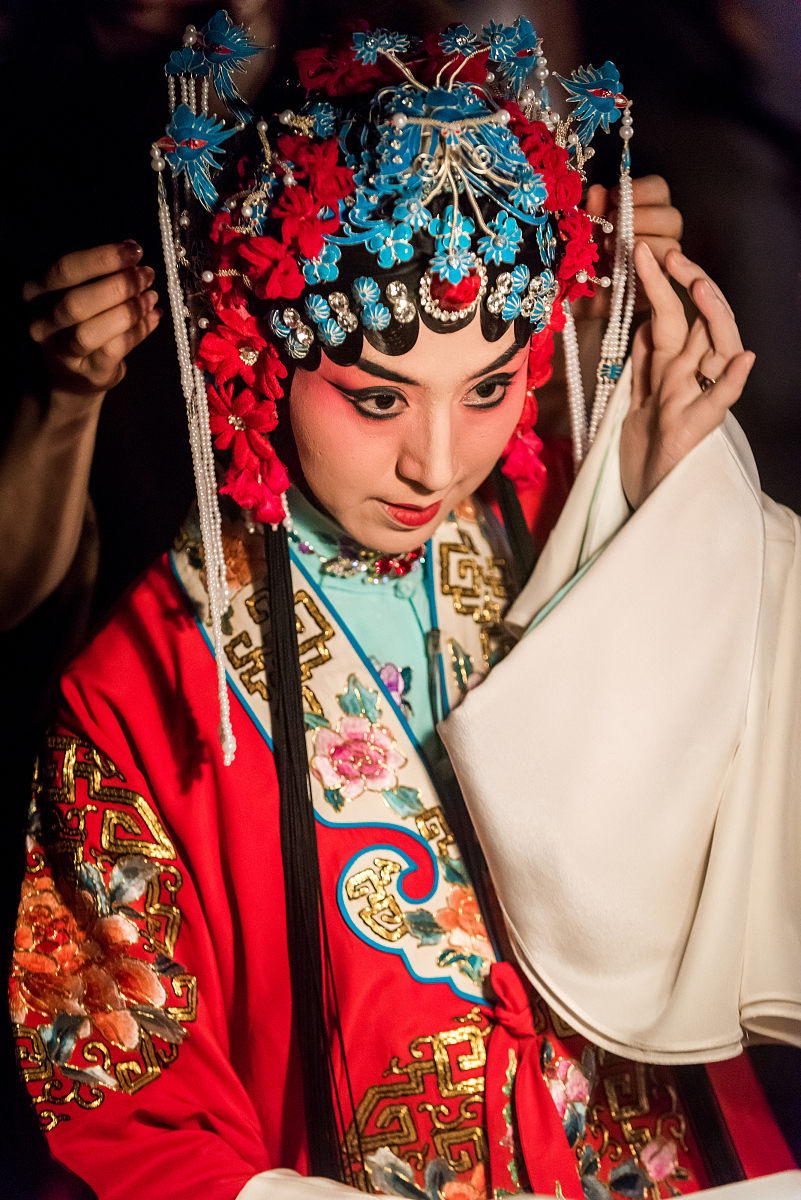 2016年10月27日,上海,京剧《宇宙锋》台前幕后花絮.***_***2016年10月