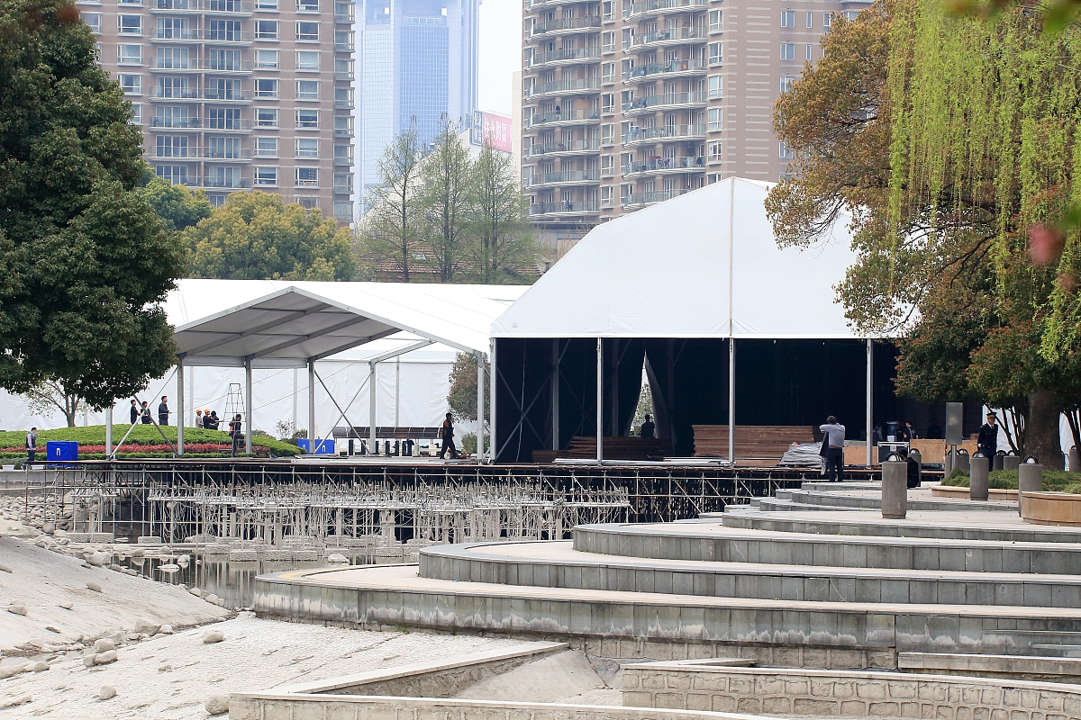 实现单例模式