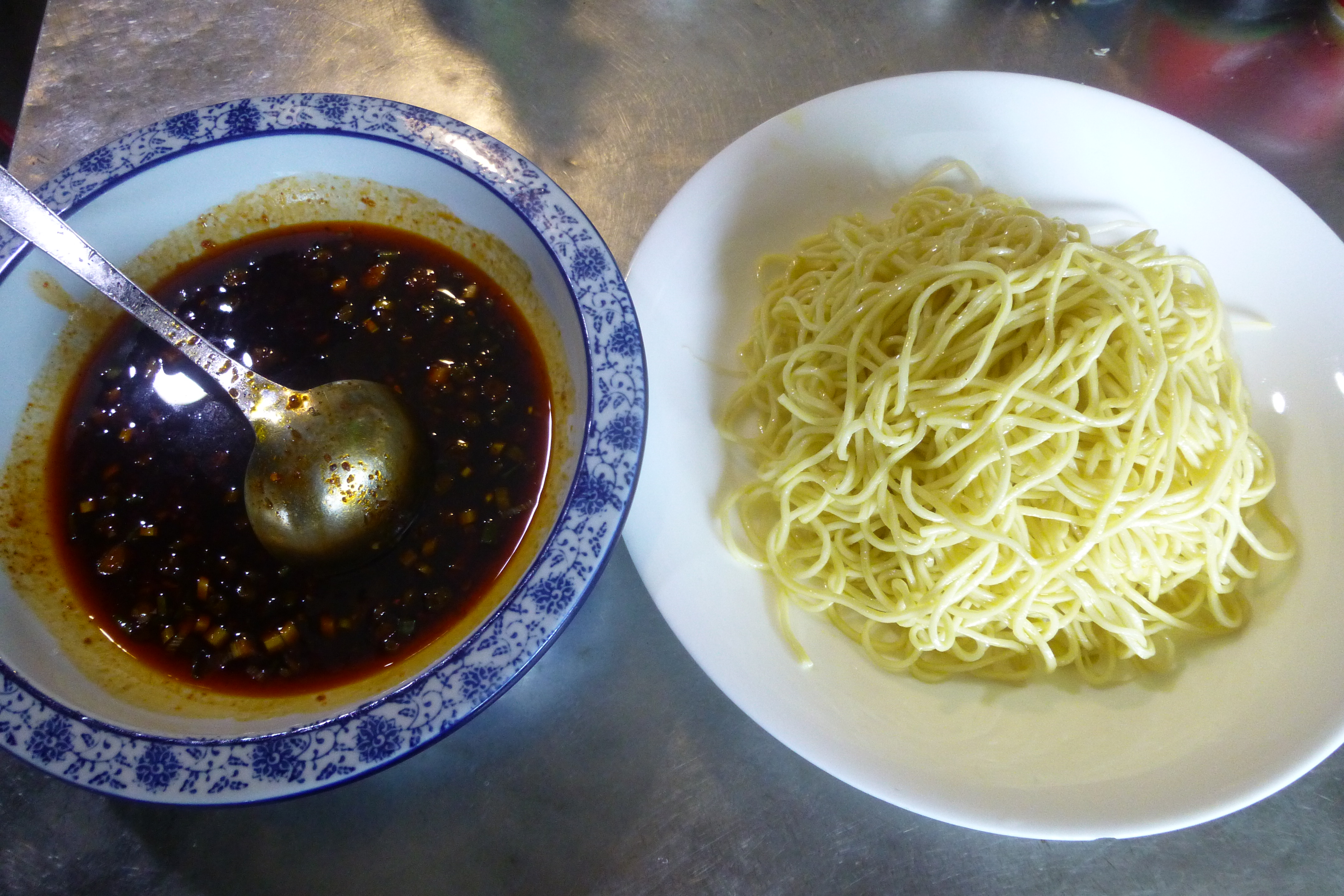 四川凉面的做法,大厨教你捞面的时间,调料的比例