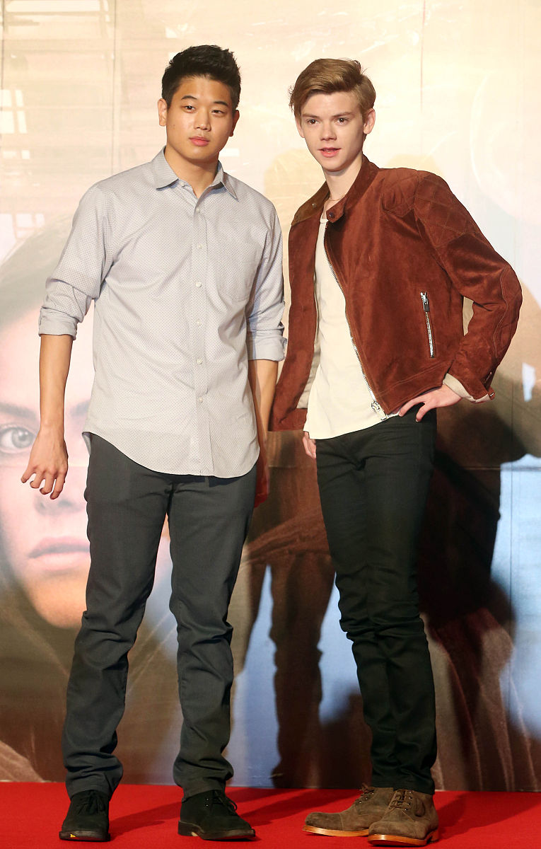 帮我介绍一下韩国作家九人会