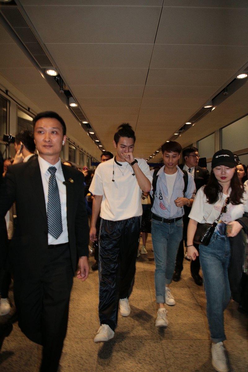 2018年9月23日,香港,《延禧攻略》演员抵达香港机场.***_***许凯