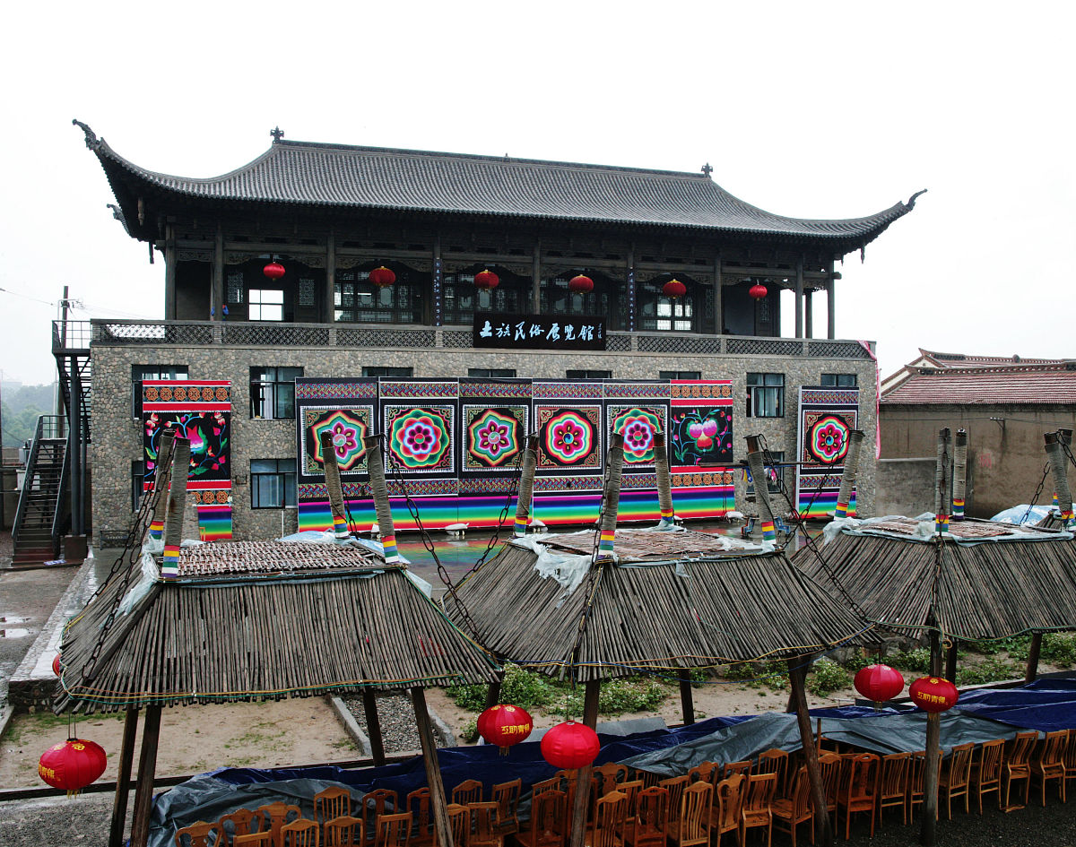 2006年8月12日,青海,"西部土族民俗文化村".