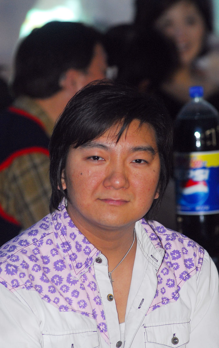 2006年5月13日,美女博客大赛在北京举办颁奖仪式,杨臣刚作为颁奖嘉宾