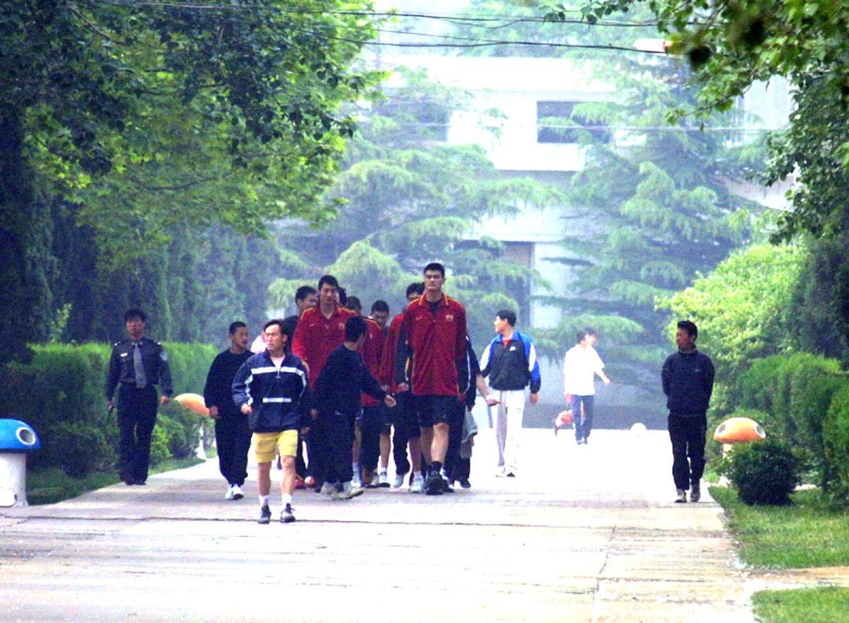 上海政法学院学生晨跑活动: 倡导健康生活, 激发青春活力
