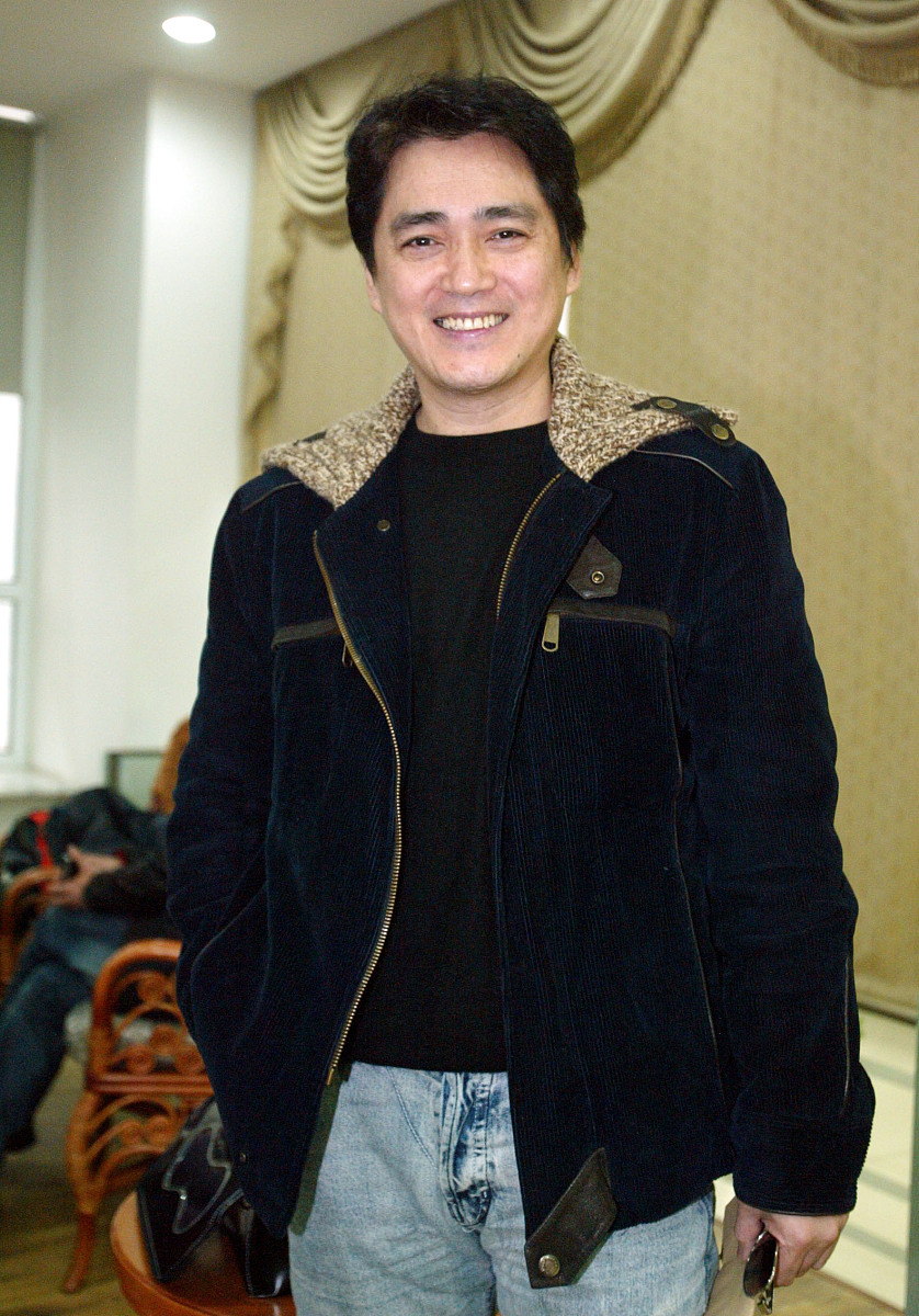 2006年2月13日,沈阳,都市情感剧《白色情人梦》剧组举行发布会.汤镇宗