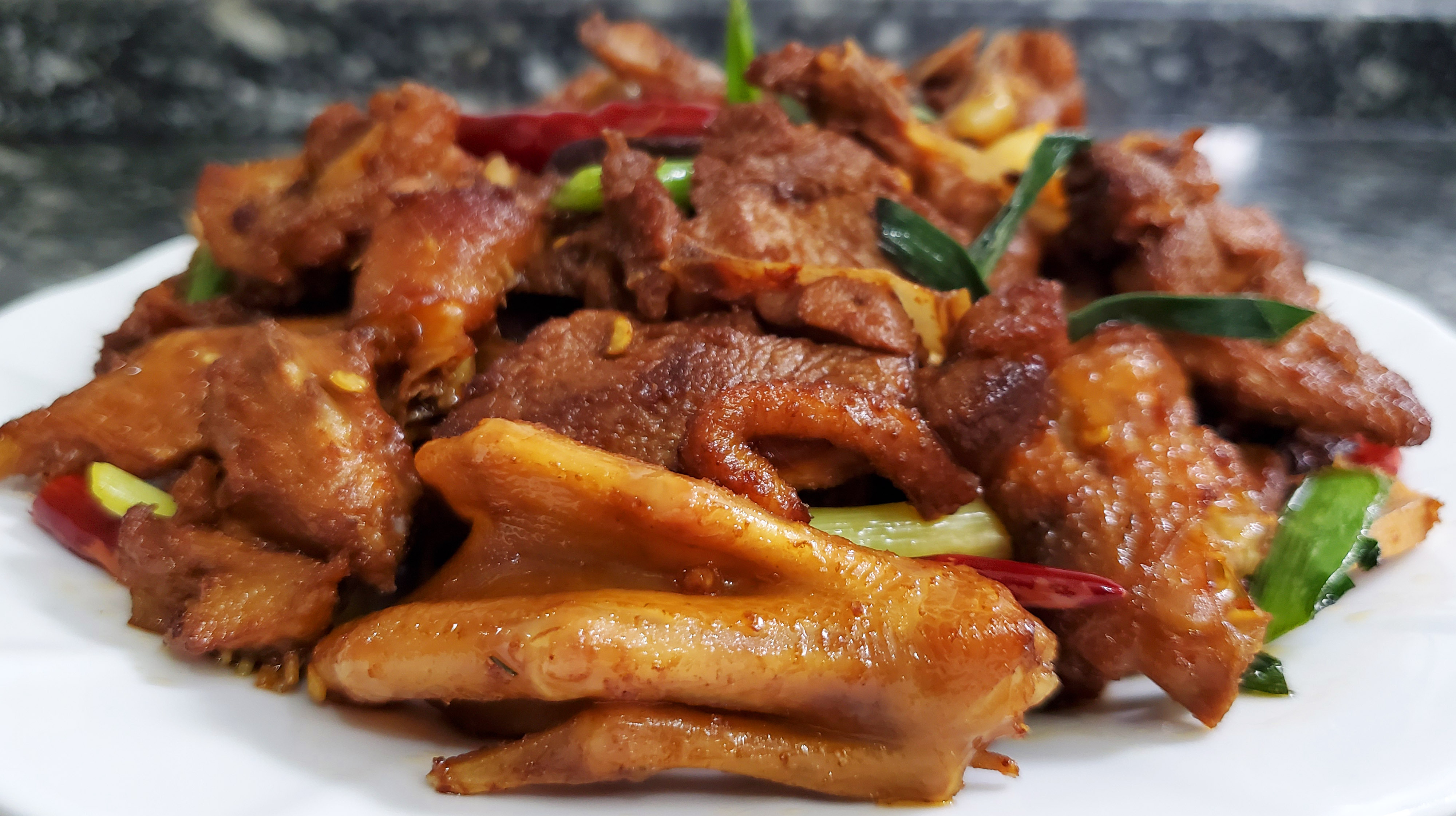 鸭肉这样做,比干锅鸭还好吃,没有腥骚味,一只鸭不够吃