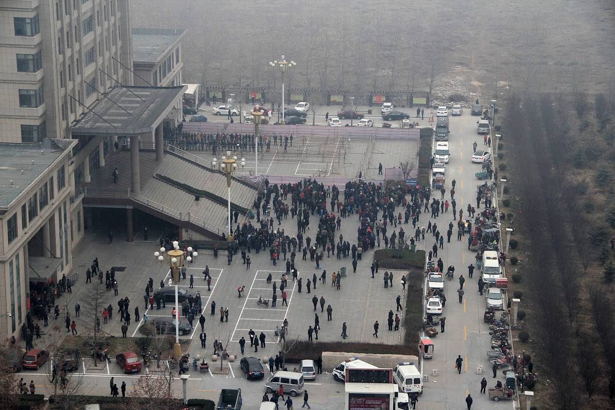 有几位员工因考勤计算错误导致工资不对目前考勤重新计算后以下人员需补缴多发放工资。考勤明细如下。写个以上相关声明