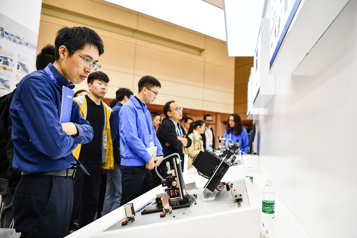 温州新纪元学校2021年增设新专业：人工智能、大数据、物联网