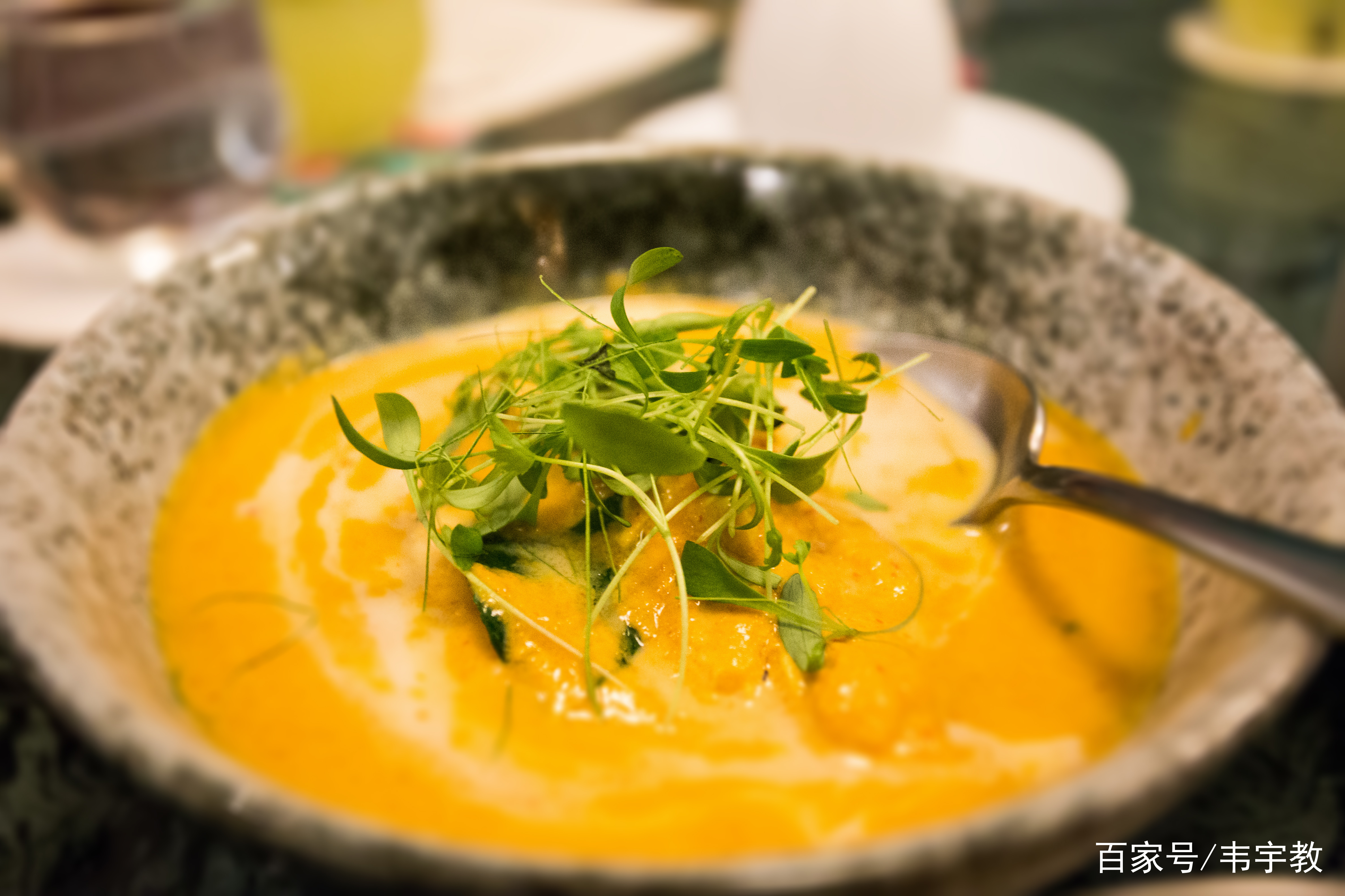 品尝娘惹菜，开启新加坡寻味之旅