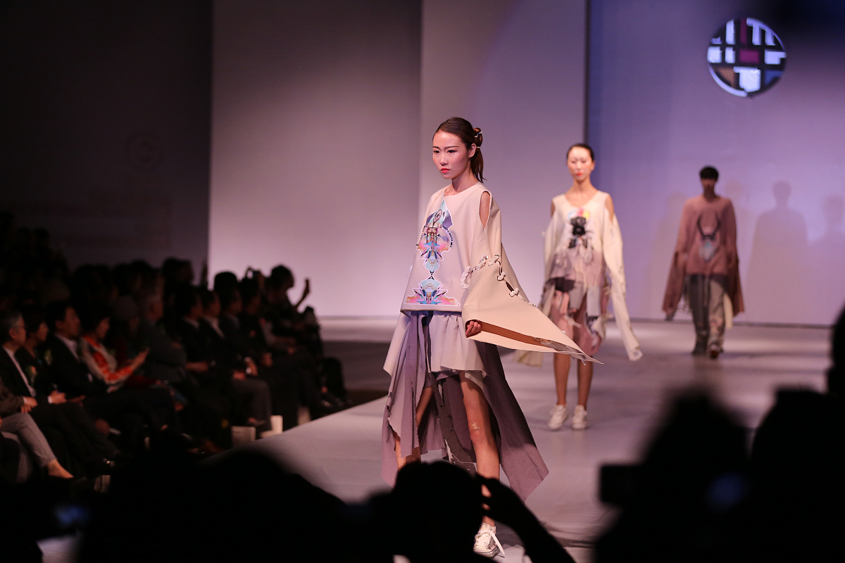 大连艺术学院服装与服饰设计专业怎么样？就业前景如何？