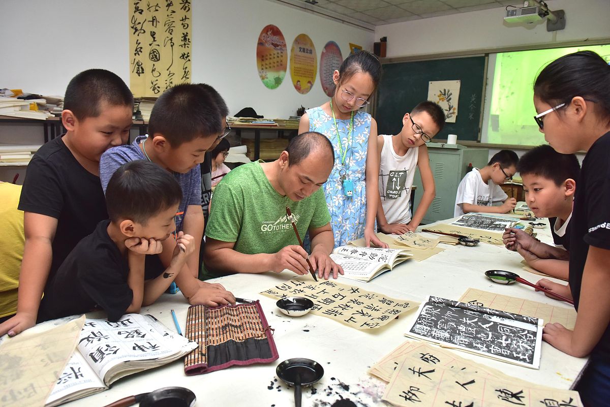 如何调查小学学生参加课外书法辅导班人数